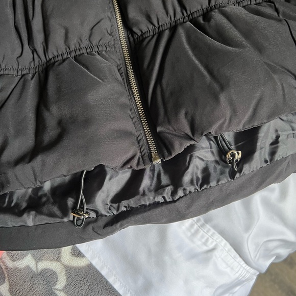 black puffer coat - Picture 2 of 3